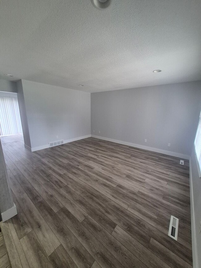 Photo - 3581-3583 Peck St SW