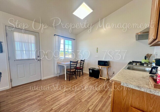 Photo - 8440 Ponderosa Way Unit B