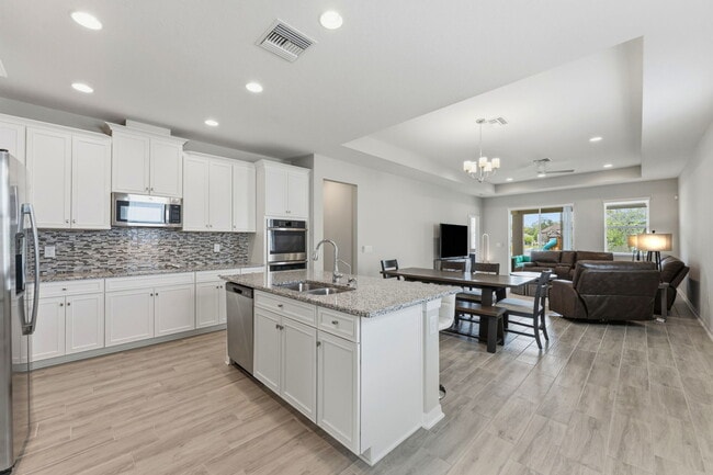 Photo - 12451 Nouveau Ave