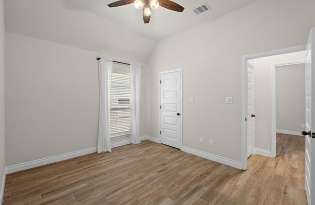 Building Photo - 2915 Finch Ct