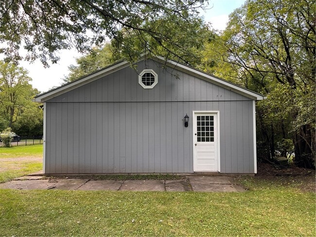 Photo - 410 N Main St