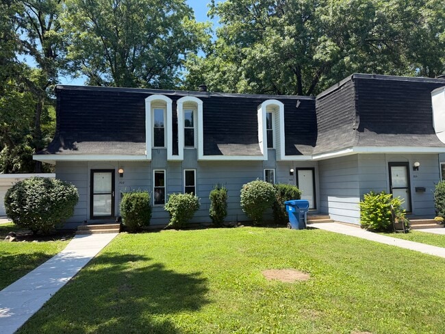 Building Photo - 302 30th Avenue Ct Unit 2 Bed Townhouse