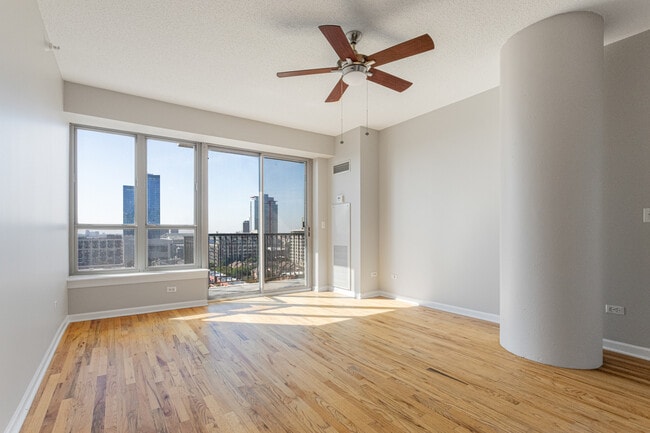 Photo - 1717 S Prairie Ave Unit 1508