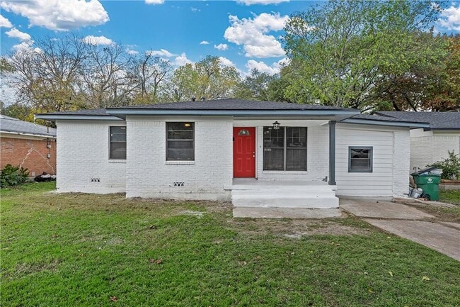 Building Photo - 4025 Hiland Dr Rental