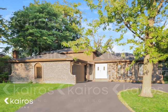 Photo - 3443 Somerset Street