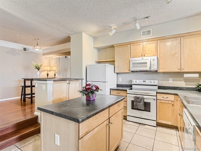 Photo - 2147 Eagle Ave
