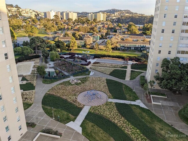 Photo - 355 Serrano Dr Unidad 10-K