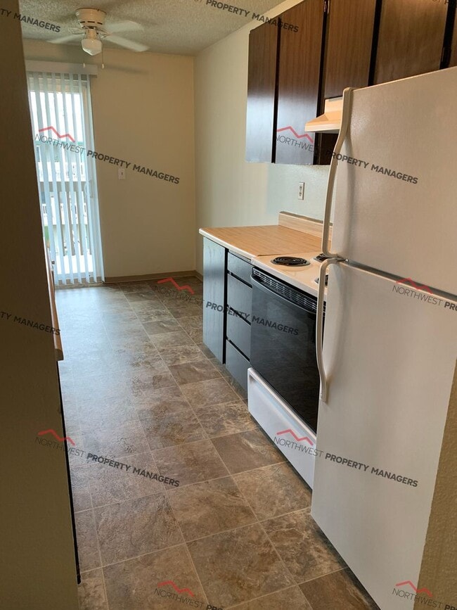 Photo - r45a Laurel Court Apts.