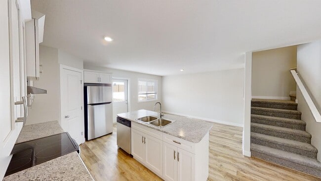 Photo - 9504B-95113 113 Ave