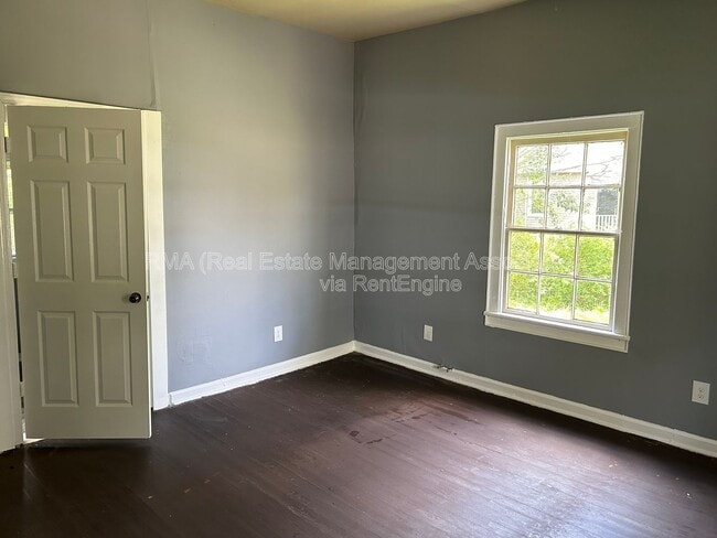 Photo - 522 W Slaton Ave