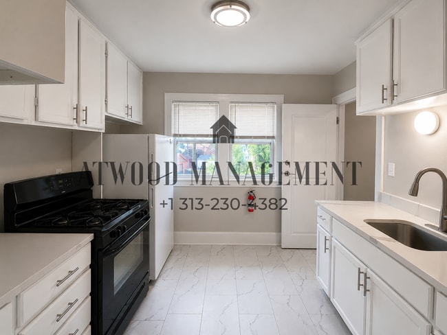 Photo - 17815 McIntyre St Unit Lower