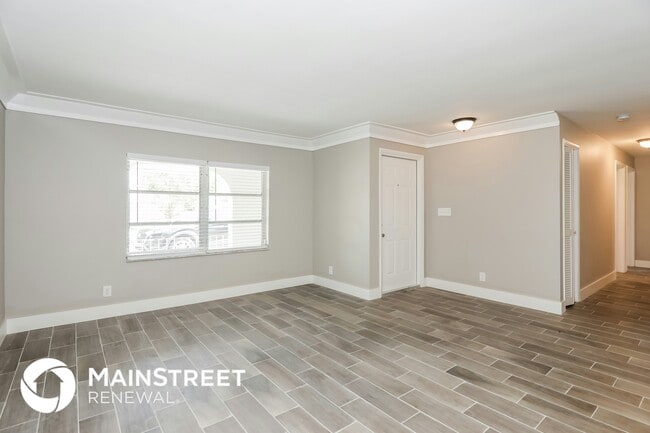 Photo - 11041 Glenwood Dr