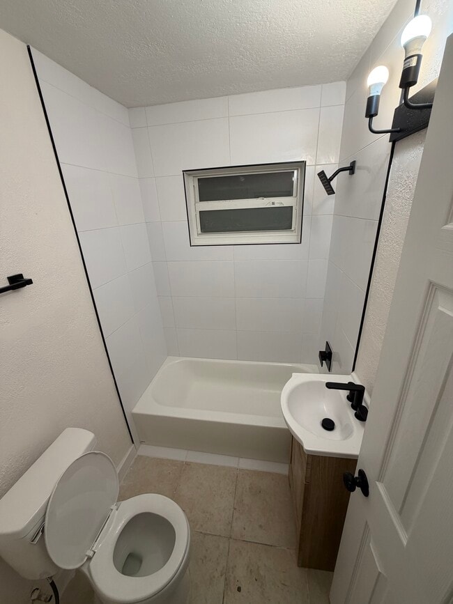 Photo - 2111 NW 93rd St