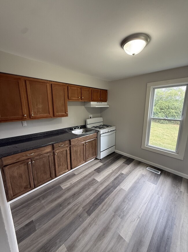 313 Veterans Memorial Pkwy Unit 2