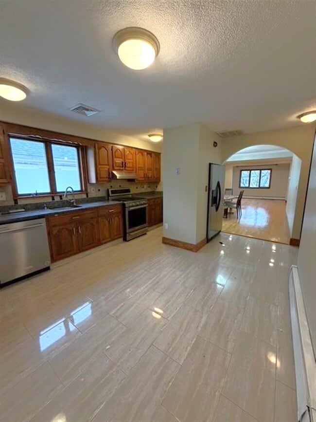 Building Photo - 33 Lafayette St Unit 1