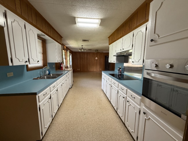 Photo - 215 Clause Ln