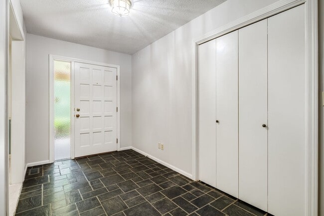 Photo - 102 Arbor Ln