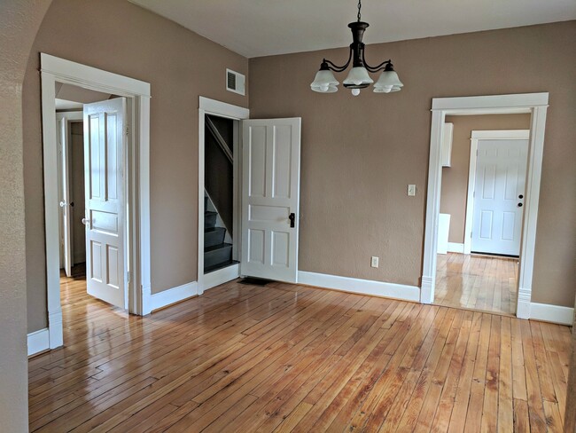 Photo - 1666 Smith St