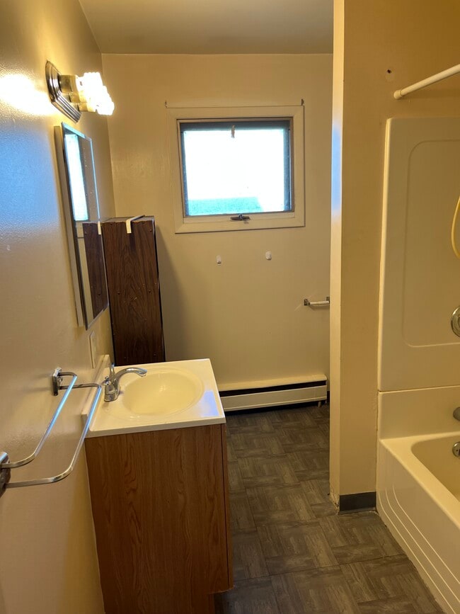 Photo - 4631 Lake Ave