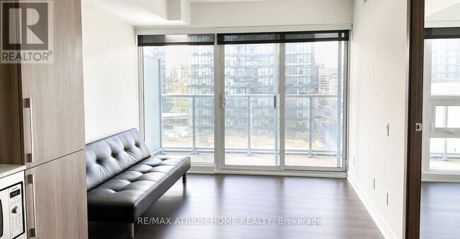 Photo - 17 Bathurst St Unit 909