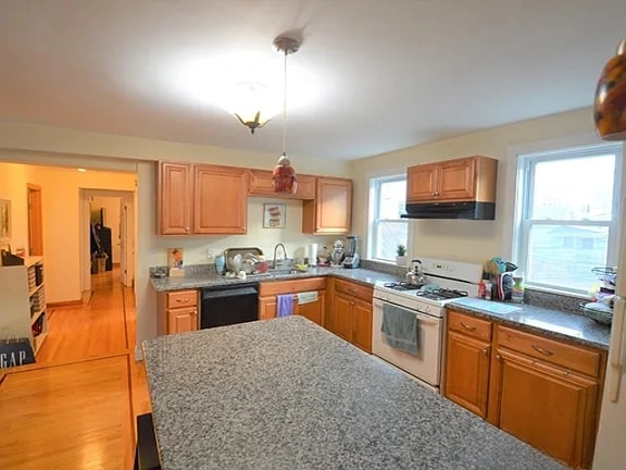 Photo - 345 Market St Unit 2