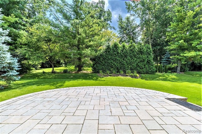 Photo - 5648 Whitfield Dr