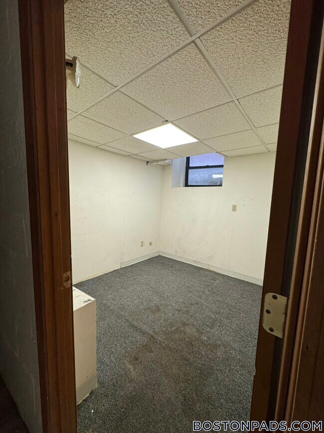 Building Photo - 1247 Beacon St Rental