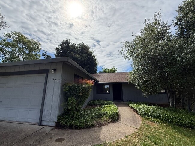 Photo - Beautiful 3 Bed, 2 Bath Home in Prime Location