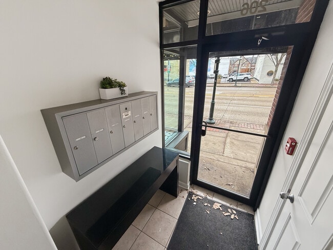 Photo - 206 W Main St