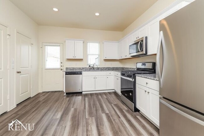 Photo - 5230 Dawn Break