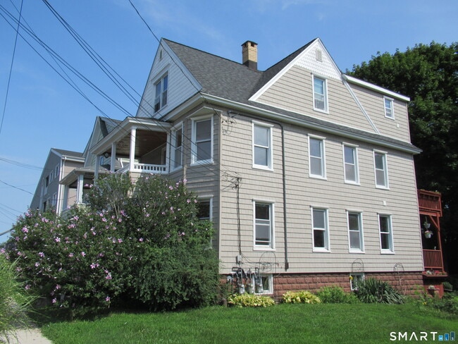 Building Photo - 112 Bennett St Unit 2nd floor