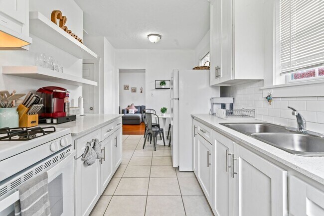 Photo - 5217 Claremont St