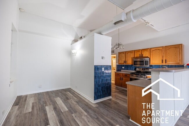 Photo - 1844 W Henderson St