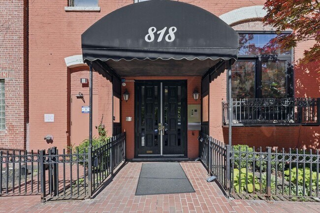 Photo - 818 Jefferson St Unit 3C