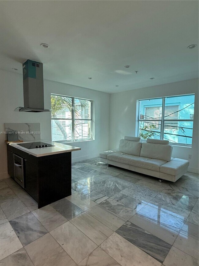 Photo - 1560 Drexel Ave Unidad 207