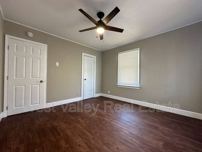 Photo - 417 E Street