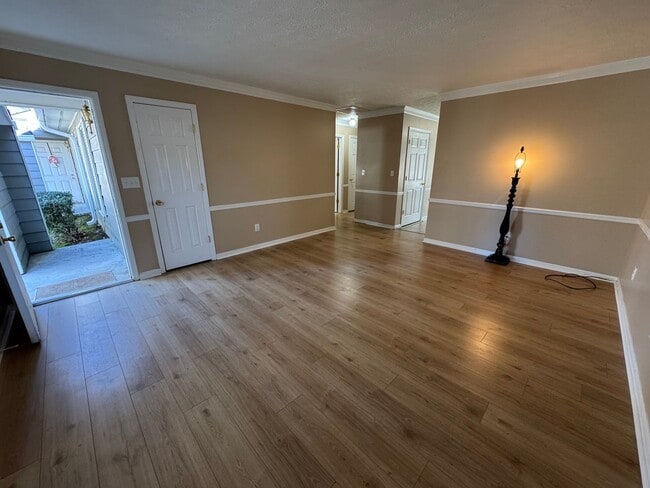 Photo - Updated 2/1.5 Duplex in Armuchee- $1,395