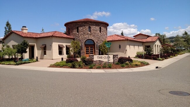 Photo - 1492 Berriedale Ct