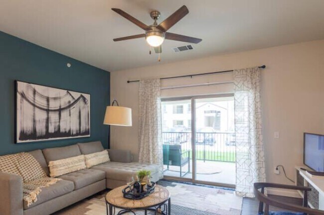 Building Photo - 1 bedroom in Del Valle TX 78617 Unit 1018 Rental