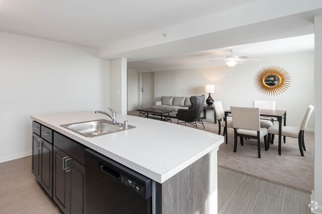 3BR 2BA 1598SF
