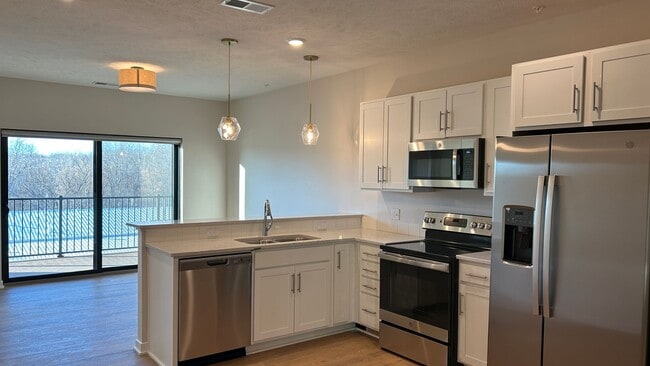 Photo - Elkhorn Landing Rentals (20605 Elkhorn Dr.) Unidad #303