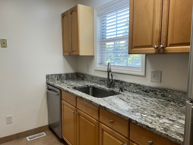 Photo - 303 Walnut St
