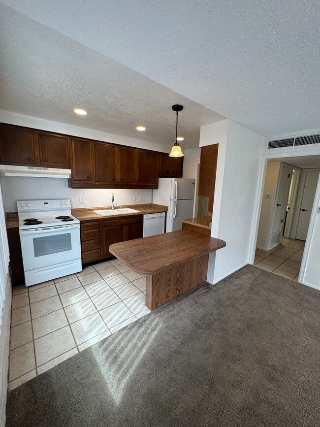 Photo - Telshor Terrace Apartments