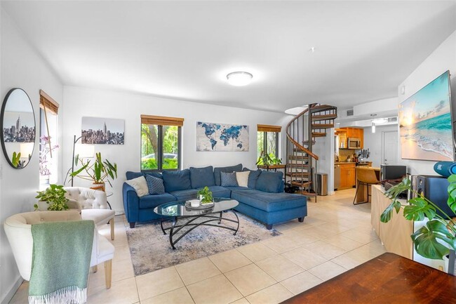 Photo - 801 NE 18th Ave