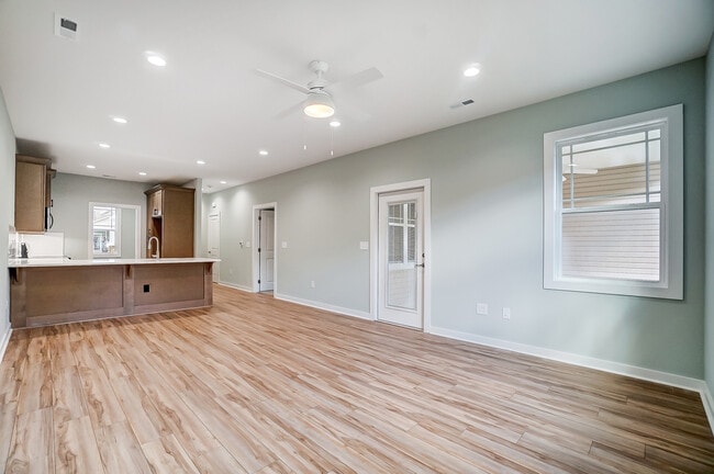 Photo - 1511 28th St Pl SE