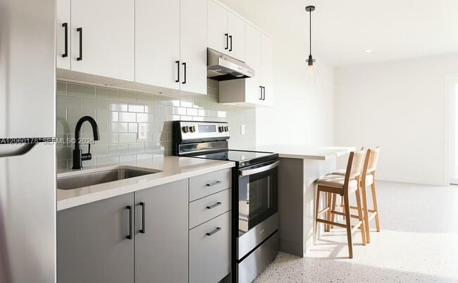 Photo - 715 NE 92nd St Unit 1