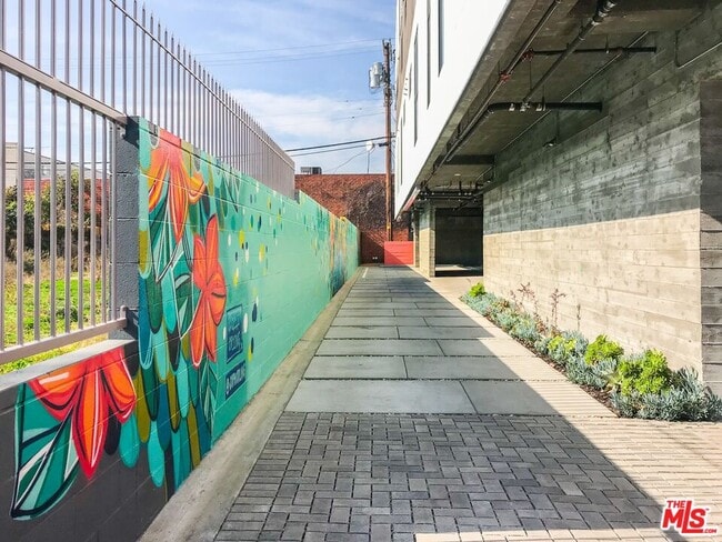 Photo - 747 Lillian Way Unit 3