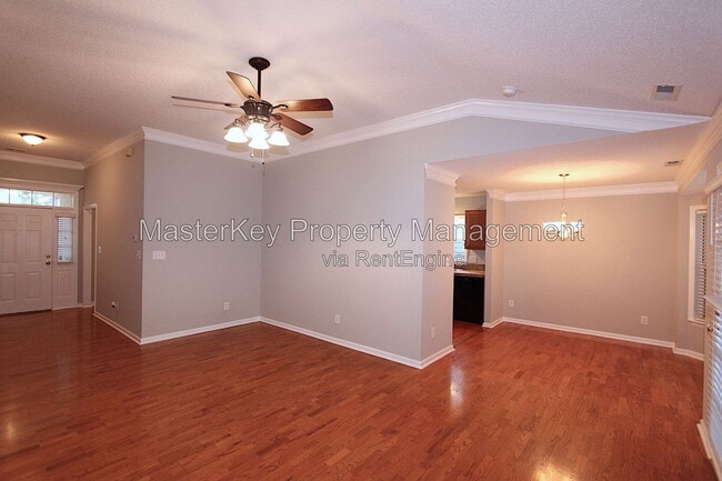 309 Hallwood Ct