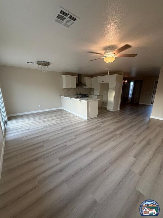 Photo - 701 E Rivera Ave