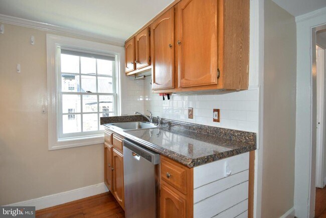 Photo - 17 S Madison St